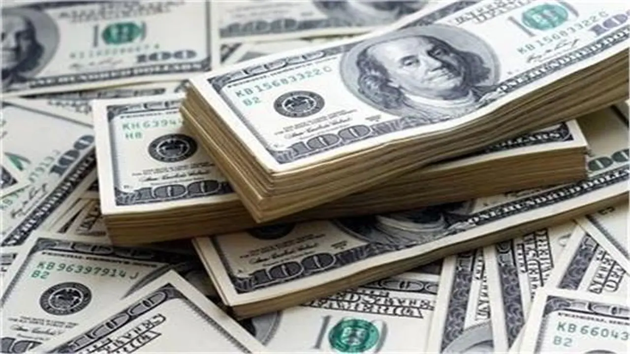 الدولار ينخفض أمام الجنيه المصري مع بدء تعاملات اليوم